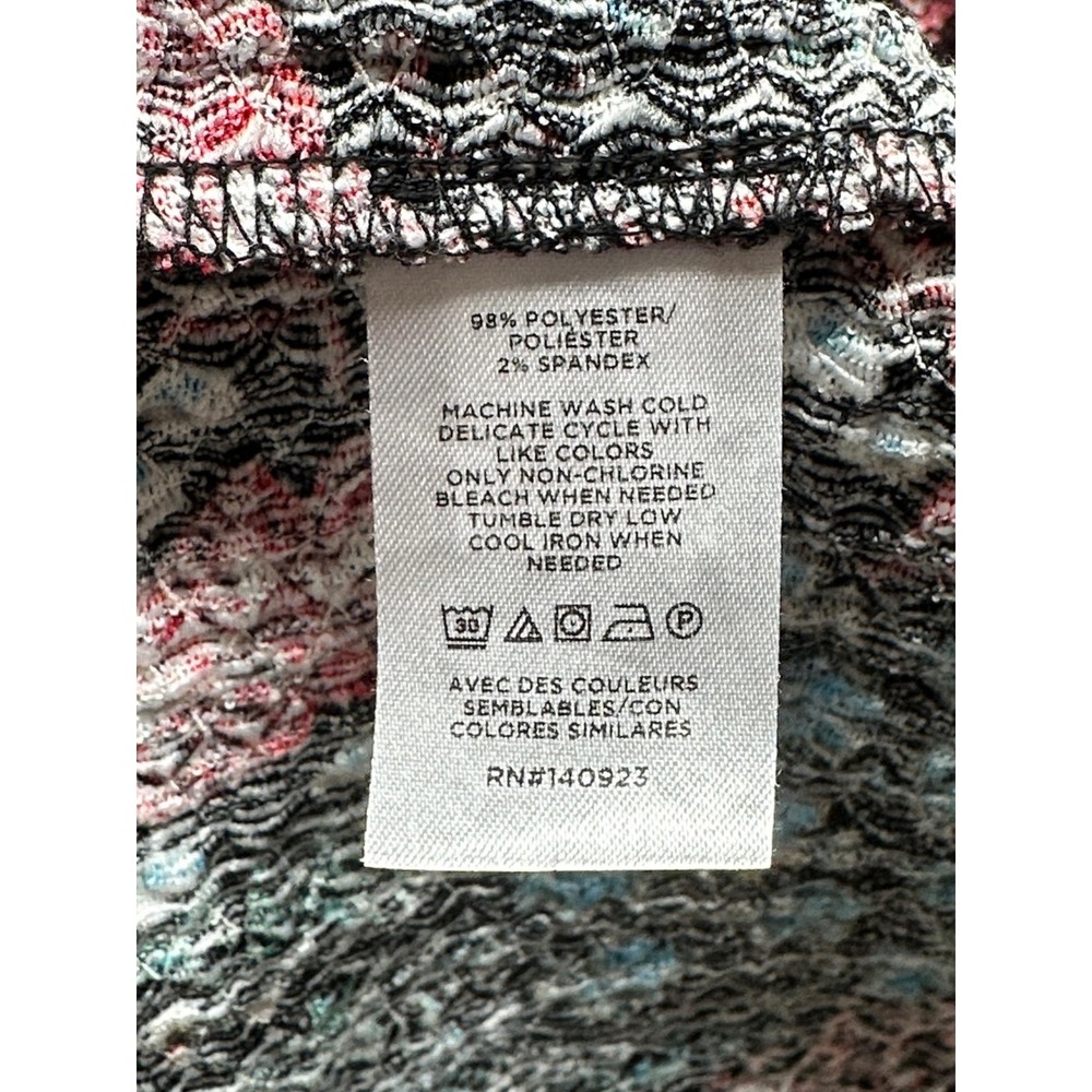 Ann Taylor LOFT Top‎ Womens Medium Black Dark Floral Boho Ruffle V-Neck Textured - Picture 7 of 9